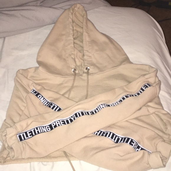 PRETTYLITTLETHING cropped hoddie - Picture 1 of 3